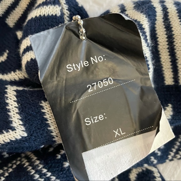 Love University tribal print shawl - Picture 6 of 6